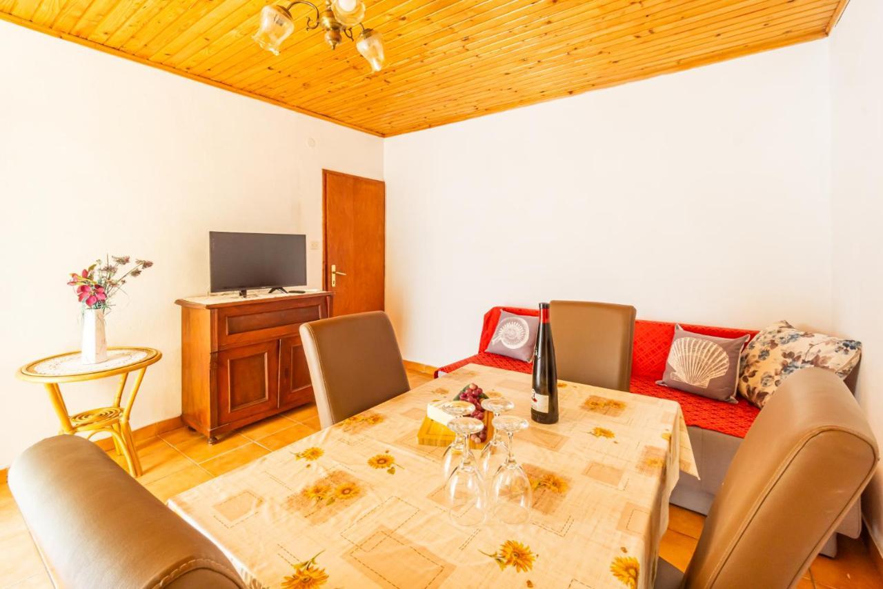 Urica Apartamento Metajna Exterior foto